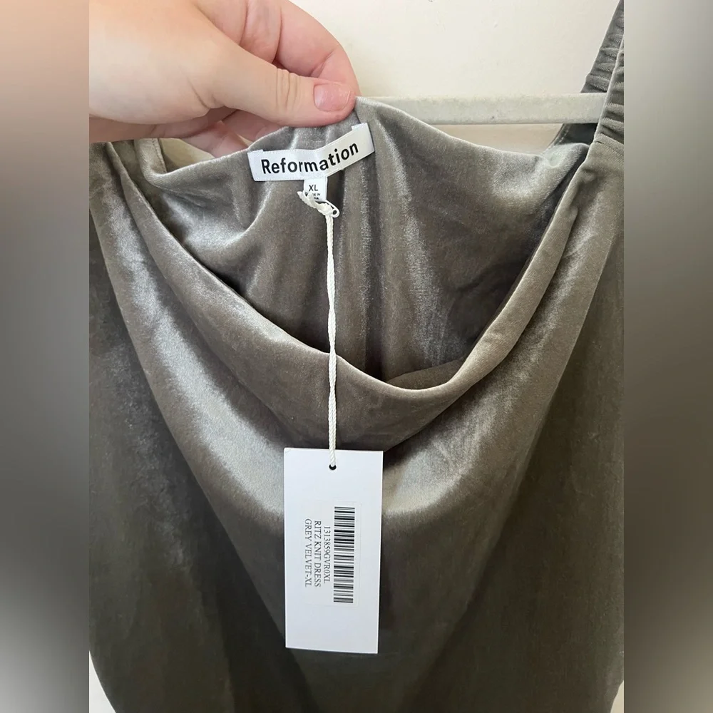 Reformation Ritz Off the Shoulder Dress Grey Velvet NWT size XL - Picture 4 of 6